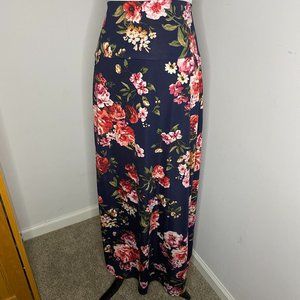 NWT Agnes & Dora Floral Side Slit Maxi Skirt